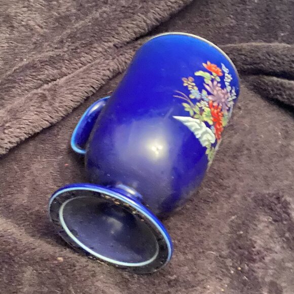 Vintage Cobalt Blue Japanese floral and wagon print tea/coffee cup - Picture 3 of 4